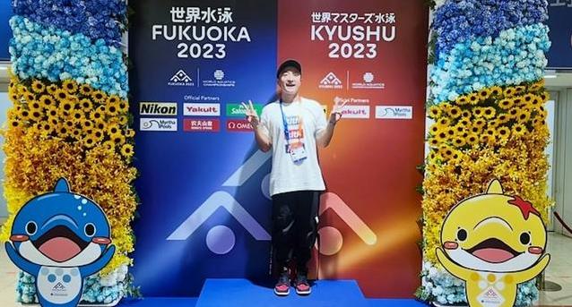 还是舞台, 早上六点多