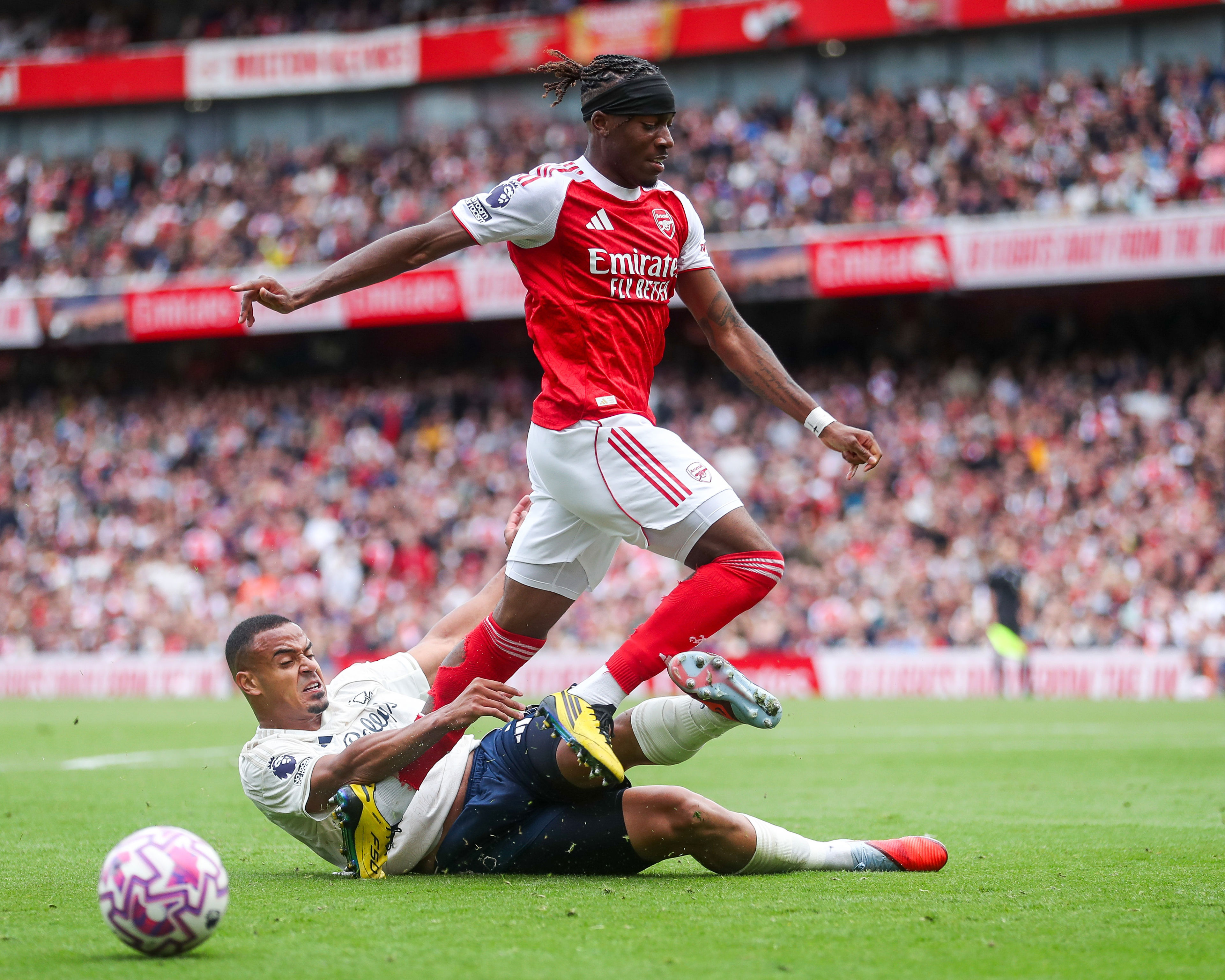 那就是马杜, 内维尔, 森纳球迷想